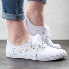 Embroidery On Sneakers, Diy Embroidered Sneakers, Shoe Embroidery, Wedding Vans, Embroidered Sneakers, Diy Sneakers, Custom Shoes Diy