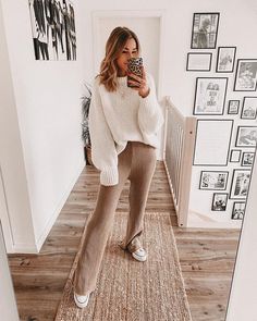 Fashionable Comfy Outfits, Legging For Work Outfit, Casual Fall Outfits For Women Over 30, Soft Neutral Outfit, Neutral Comfy Outfit, Fall Charleston Outfit, Comfy Casual Outfits Winter, Comfy Teacher Outfits Winter, Lazy Teacher Outfits