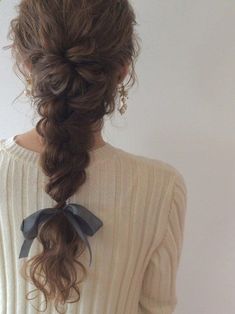 Tresses : 39 idées originales et créatives de coiffures tressées à copier ! - Biba Magazine Messy Braid, Loose Braids, Penteado Cabelo Curto, Hair Stuff, French Manicure, Aesthetic Hair, Hair Dos, Cute Hair, Braid Styles