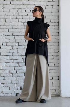 Cadual Dresses, Mode Edgy, Pantalon Thai, Black Long Top, Black Tunic Dress, Turtleneck Tunic, Maxi Tops, Open Back Top, Modern Clothing