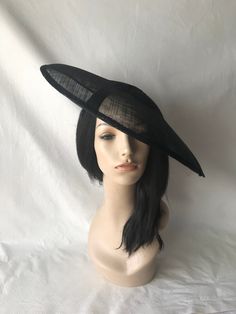 Big Hat Brunch, Derby Tea Party, Special Occasion Hats, Mother Of The Bride Hats, Aesthetic Western, Church Lady Hats, Formal Hat, Wedding Tea Party, Goth Wardrobe