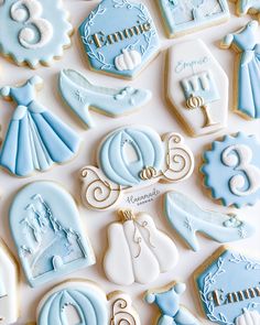 Blue and white custom decorated Cinderella cookies Cinderella Desserts Ideas, Cinderella Sweet 15 Cake, Cinderella Themed Cupcakes, Cinderella Dessert Table Ideas, Cinderella 1st Birthday Party Ideas, Cinderella Bday Party, Cinderella 5th Birthday Party, Cinderella 18th Birthday Party