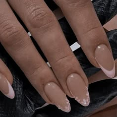 Nail Ideas For April, Prom Dresses Trendy, Outfits 2023 Women, Festival Outfits Summer, Fits Casual, Pack Instagram, Minimal Nails, Basic Nails, Casual Nails