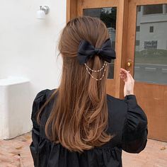 Hairstyles Bow, Headband Ponytail, Diy Hair Accessories Ribbon, Korean Accessories, Spring Hair, Ribbon Headbands, Rhinestone Hair Clip, Clip Hairstyles, Ribbon Hairstyle