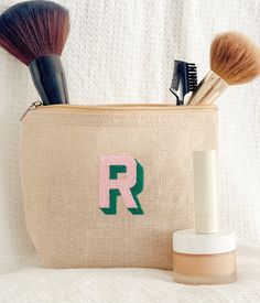 Embroidered pouch monogram travel pouch with initial bag with initial toiletry pouch personalized for women gift for bridal party matching  💛 𝗗𝗘𝗧𝗔𝗜𝗟𝗦 * Embroidered with your choice of colors * 8" x 5.5" x 2"  * 2" gusseted bottom * 100% natural jute * wipeable interior for ease of cleaning You can never have too many monogrammed bags! The sweetest size to carry your lipglosses, sunglasses, vitamins, essential oils. Use it to store and carry makeup, a coin purse or gift it for your bachel Initial Makeup Bag, Cricut Zipper Pouch Ideas, Cricut Makeup Bag, Bridesmaid Makeup Bag Gift, Shadow Monogram, Embroidered Pouch, Hoodie Embroidery, Drinks Aesthetic, Bridesmaid Makeup Bag