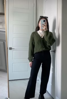 Nordic Style Women, Semi Turtle Neck Outfit, Work Outfits Women Flare Pants, Carignan Outfit, Black Cordoury Pants Outfits, White Button Up Under Sweater, Winter Buissnes Outfits, Teacher Practicum Outfits, Black Courderoy Pants Outfit Women