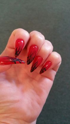 Devil Nails Designs, Trending Black Nails, 1950s Nails, Red Black Nails, Nails With Red, Black Flames, Acrylic Nails Stiletto, Red Flames, Matte Nail Art