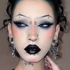 Goth Eye Makeup, Matte Lipstick Colors, Drag Make-up, Punk Makeup, Swag Makeup, Smink Inspiration, Alternative Makeup, Vanilla Scent, Emo Makeup