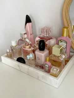 Perfume Room Decor, Vanity Perfume Display, Small Perfume Collection, Perfume Set Up, Perfume Tray Aesthetic, Perfume Drawer, Wishlist Ideas I Want, Perfume Collection Aesthetic, Perfume Decor