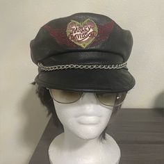 Stay Stylish With This Black Leather Hat Featuring A Chain Detail And The Iconic Harley-Davidson Logo. Perfect For Adding A Touch Of Edge To Any Outfit. Vintage Y2k Harley Davidson Hat - 2000s - Black Leather | Heart With Angel Wings * Rare * Perfect Fit As It Has An Adjustable Back. Excellent Condition Never Worn Mint Condition If You Need More Pictures Let Me Know. Black Leather Hat, Harley Davidson Hats, Harley Davidson Accessories, Harley Davidson Logo, Leather Hats, Harley Davidson, Accessories Hats, Black Leather, Perfect Fit