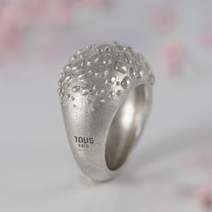 - General information: Brand: Tous Material: 925 Silver Total weight: 10.09 gr Size: 12/52 Ring measurements: Width: 24 mm - Height: 27 mm Domed Ring, Rings Statement, Statement Rings, 925 Silver, Beauty Book, Jewelry Rings, Spain, Size 12, Accessory Gift