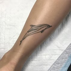 Dolphin Tattoo Matching Dolphin Tattoos, Fine Line Dolphin Tattoo, Dolphin Tattoo Ideas, Aquatic Tattoo, Lilac Tattoo, Dolphin Tattoo, Mama Tattoo, Back Tats