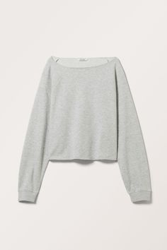 A loose fit long sleeve sweater with a wide boatneck made from a soft cotton terry blend. Loose fit.Regular length.Boatneck. Birthday Wishlist Clothes, Christmas Wishlist Clothes, Cute Winter Tops, Cute Long Sleeves, Wishlist Clothes, My Christmas List, Wishlist Christmas, Sixth Form Outfits, Clothes Wishlist