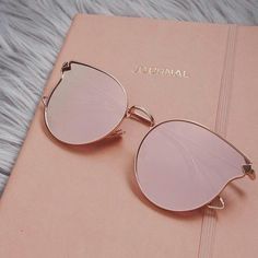 Dior Eyeglasses, Glasses Frames Trendy, Classy Glasses, Glasses Trends, Trendy Glasses, نظارات شمسية, Cute Glasses, Fashion Eye Glasses