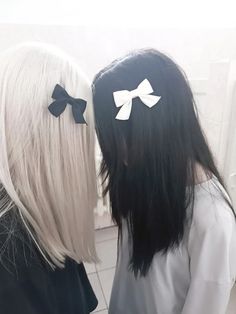 Blonde And Black Hair Duo, Alternative Pfp, Cute Emo Pfp, Bows Aesthetic, Egirl Pfp, Girl Emo, Coquette Icon, Dark Kawaii, Coquette Kawaii