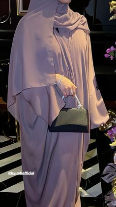 Khaleeji Lifestyle, Girl Muslim, Islamic Modest Fashion, Hijab Model, Selling Clothes Online, Modesty Outfits, Mode Zara, Modest Fashion Hijab