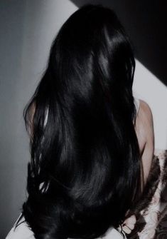 Long Raven Black Hair, Raven Hair Color Black, Raven Hair Aesthetic, Brown Vs Black Hair, Nic Aesthetic, Raven Black Hair, Silky Black Hair, Raven Hair