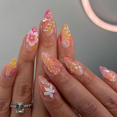 aesthetic flower summer nail inspo Acrylic Nail Designs Tropical, Gel Nails Tropical, Tropical Nails Aesthetic, Chrome Vacation Nails, Nails For Vacation Beach Tropical, Tropical Gel Nails, Beach Aesthetic Nails, Summer Vacation Nails Beach, Tropic Nails