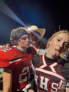 Football And Cheerleader Couples, Highschool Football Aesthetic, Usa Activities, Cheer Photo Poses, Cheer Photo, Life In Usa, Football Couples, Cheerleading Photos, High School Cheer