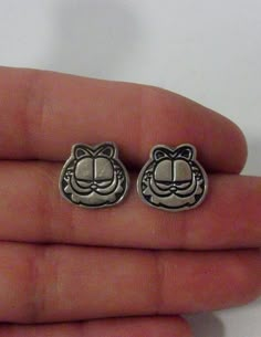 Garfield Earrings, Garfield Images, Garfield Cartoon, Garfield Cat, Hate Mondays, Dope Jewelry, New Rock, Funky Jewelry, Cool Jewelry