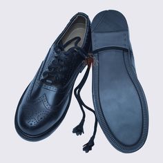 Scottish Ghillie Brogues Black Leather Kilt Shoes with Padding for extra comfort.Built for lasting comfort and durability brogue is leather lined to allow the foot to breathe and includes a padded leather insole and top line for maximum comfort. Ghillie brogues were used for traditional skills and craftsmen, now used for everyday wear! Shoe are the compound flexible sole unit allowing grip in all weathers whilst absorbing the impact shock of sustained marches.• Premium Genuine Soft Polished Leat Ghillie Brogues, Leather Kilt, Brogue Shoes, Kilt, Shoe Style, Everyday Wear, Black Leather, Leather, How To Wear