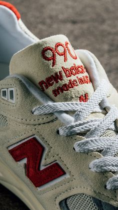 New Balance 990v2 Outfit, New Balance Wallpaper, Sneakers Photography Ideas, Shoe Creative, Iphone Wallpaper Rap, Balance Life, Merc Benz, New Balance 990, Sneaker Lovers