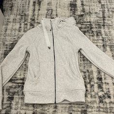 Heather Grey Lulu Full Zip Up. Super Soft. Never Worn! Lulu Scuba Full Zip, Wonyoung Closet, Volleyball Fits, Lulu Scuba, Anna Claire, Mens Lululemon, Y2k Clothes, Fitness Inspo