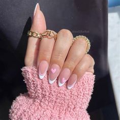 Manicura Uñas Ovaladas. There are any references about Manicura Uñas Ovaladas in here. you can look below. I hope this article about Manicura Uñas Ovaladas can be useful for you. Please remember that this article is for reference purposes only. #manicura #uñas #ovaladas Almond French Tip Nails With Design, French Tip Valentines Day Nails, V Day Nails, Blush Pink Nails, Cute Pink Nails, Vday Nails, February Nails, Almond Shape Nails, Valentine Nails