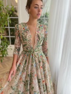 Green Floral Embroidered Dress For Gala, Green Floral Embroidery Dress For Gala, Elegant Green Evening Dress With Floral Embroidery, Elegant Green Gown With Floral Embroidery, Lace Floral Print Wedding Gown, Elegant Green Gown For Garden Party, Wedding Lace Gown With Floral Print, Lace Gala Dresses With Floral Print, Lace Dresses With Floral Print For Gala