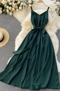 Dark Green Midi Dress, Italy Wedding Guest Outfit, Italy Wedding Guest, Outfit Summer Casual, Prom Elegant, Robes Glamour, Dark Green Dress, Trendy Dress Outfits, Gowns Prom