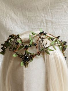 Handmade Enchanted Forest Tiara - a stunning woodland-inspired headpiece for festival lovers. Made with delicate leaves, branches, and moon details, this Elvish tiara is lightweight and sturdy. Perfect for adding a touch of magic to your outfit, it's versatile and ideal for music festivals, cosplay events, and more. Forest Cottagecore, Elf Tiara, Cottagecore Princess, Elven Forest, Gothic Kawaii, Tiara Hair, Fairy Crown, Enchanted Wood, Fairycore Coquette