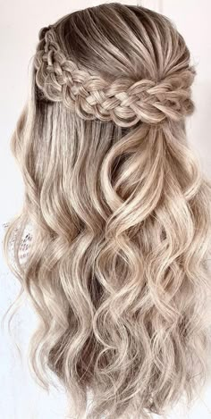 Radiate Beauty: Explore the World of Hairstyle Inspiration Half Up Half Down Hairstyles, Long Hair Wedding Styles, Prom Hairstyles For Long Hair, Half Updo, Hairdo For Long Hair, Half Up Half Down Hair, Hairstyles For Long Hair, Easy Hairstyles For Long Hair