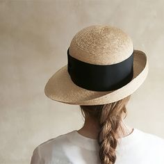 I love this look! Elegant Hats, Love Hat, Hat Ideas, Wearing A Hat, Stylish Hats, Straw Hats, Natalie Portman, Beautiful Hats, Cool Hats