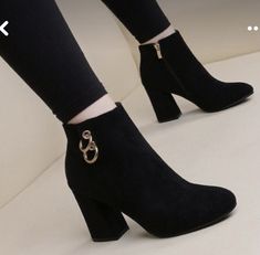 Sepatu Pump, Fashion Shoes Heels, Boots Zipper, Shoes Big, Cute Shoes Heels, Low Heel Boots, Velvet Boots, Block Heel Ankle Boots, Girly Shoes