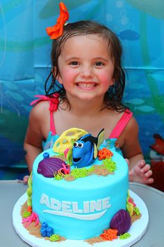 Dory Birthday Cake, Finding Dory Crafts, Finding Dory Cake, Sofia The First Birthday Cake, Dory Cake, Finding Dory Birthday Party, Dory Birthday Party, Finding Dory Party, Finding Dory Birthday