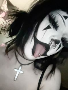 Cute Juggalo Makeup, Icp Makeup Juggalo, Juggalo Makeup Faces, Emo Clown Makeup, Juggalo Outfit, Alt Clown Makeup, White Goth Makeup, Clown Goth Makeup, Goth Makeup Black Women