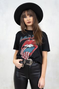 Rock Tees Outfit, Stile Punk Rock, Little Black Boots, Rock And Roll Girl, Boho Rock, Look Festival, Rocker Girl, Bach Party, Get What You Want