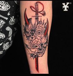 Oni Flower Tattoo, Japanese Tattoo Inner Bicep, Kitsune Hand Tattoo, Black And Red Hand Tattoo, Old School Japanese Tattoo, Asta Tattoo, Half Sleeve Tattoos For Men Upper Arm, Flying Phoenix Tattoo