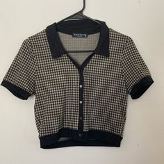 Today & Tomorrow Printed Cropped Button Up. Size Xl Super Cute. No Tags But Never Worn! Cropped Short Sleeve Button Up, Black Cream, Button Down Shirts, Business Casual, Button Down Shirt, Button Up, Super Cute, Womens Tops, Plaid