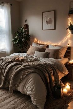 Elegant cozy bedroom with luxurious elements and cozy touches White And Brown Bedding Aesthetic, Cozy Themed Bedroom, Bedroom Ideas Bed In Corner, Simple Cozy Apartment Aesthetic, Cosy Bed Aesthetic, Clean Cozy Bedroom Aesthetic, Make Bedroom Cozy, Cozy Bed Decor, Beige Comforter Bedroom Ideas