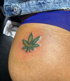 Tato Neck, Cute Thigh Tattoos, Green Tattoos, Leaf Tattoo, Sharpie Tattoos