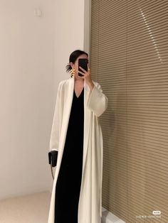 Abaya Fashion Casual, Elegant Black Abaya, Elegant Oversized Long Abaya, Black Abaya Aesthetic, Pretty Black Abayas, Elegant Black Long Abaya, Mode Kimono, Look Plus Size, Mode Abaya