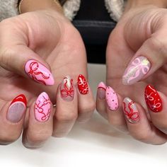 Add a playful touch to your holiday look with this pink and red bow nail art design. Ideal for a festive and stylish manicure. Save this pin for nail ideas! #ChristmasNails #BowDesign #PinkAndRedNails #HolidayNailArt #NailInspo Cute Christmas Nail Ideas For Teens, Nail Inspired Christmas, Bow Valentines Nails, Cute Acrylic Nails Christmas, Christmas Nails Girly, Cute Nail Designs For Christmas, Christmas Bow Nails Design, Christmas Nails Fun, Nail Bow Designs