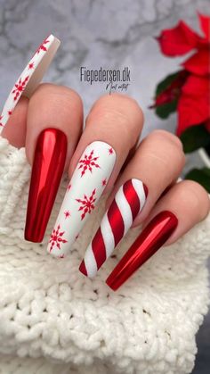 Christmas Nails Diy, Holiday Nails Christmas, Red Christmas Nails, Holiday Nail Designs, Festival Nails, Hot Nails