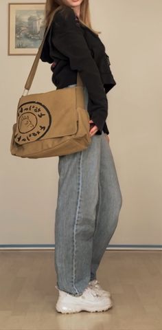 Totoro Bag Outfit, Totoro Messenger Bag Outfit, Blue Jeans White Shoes Outfit, Totoro Bag, Sling Bag Outfit, White Shoes Outfit, Ulzzang Outfit, Messanger Bag, Outfit Grunge