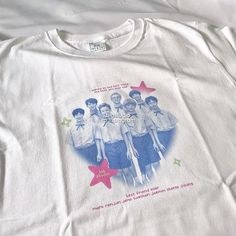 Camisa de kpop nct dream by _biastudio_ en ig Kpop Tshirt Designs Aesthetic, Kpop T Shirt, Kpop Clothing, Kpop Tshirt, Kpop Shirts, Keychain Design, Dream Design, Nct Dream, Girly Things