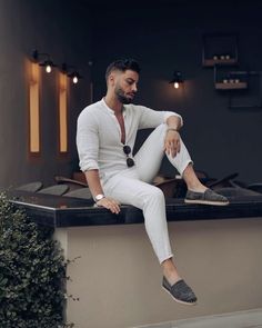 Mens Fashion Suits Casual, Best Physique, Beautiful Blonde Hair, Mens Summer Outfits, Stylish Men Casual, Mens Fashion Classy, Mens Fashion Suits, Men Fashion Casual Outfits, Summer Outfits Men