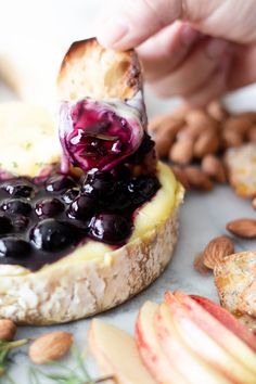 Blueberry Baked Brie, Brie Cheese Recipes, Starter Dishes, Christmas Charcuterie Board, Christmas Charcuterie, Brie Recipes, Charcuterie Recipes, Baked Brie, Blueberry Recipes