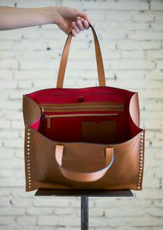 Red Details, Pop Color, Kelly Bag, Best Handbags, Handbag Heaven, Tote Bag Leather