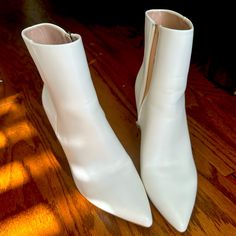 These Boots Have Never Been Worn. Super Comfy! Brand New! They Are Idifu - $60 I Got In December. Size: 7.5 Window Color, White Boots, Shoes White, Shoes Heels Boots, Shoes Women Heels, Heeled Boots, Shoes Heels, Color White, Size 7